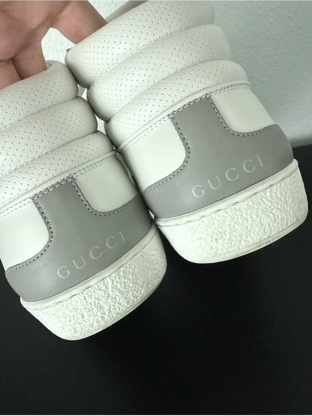 EUC Gucci Ace Interlocking G Logo White Leather High Top Sneakers